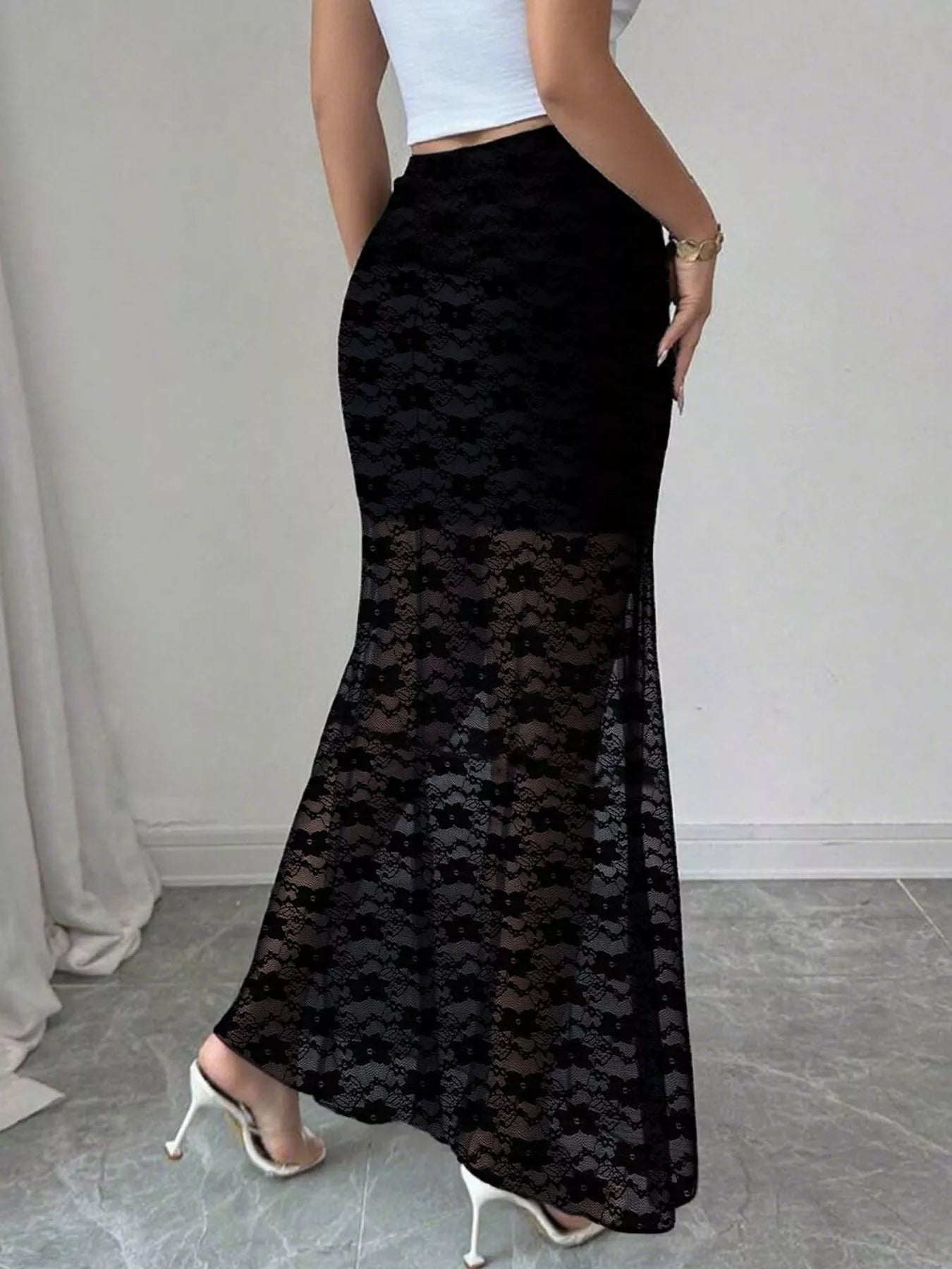 Elegant spetskjol i maxilängd med mermaid-siluett