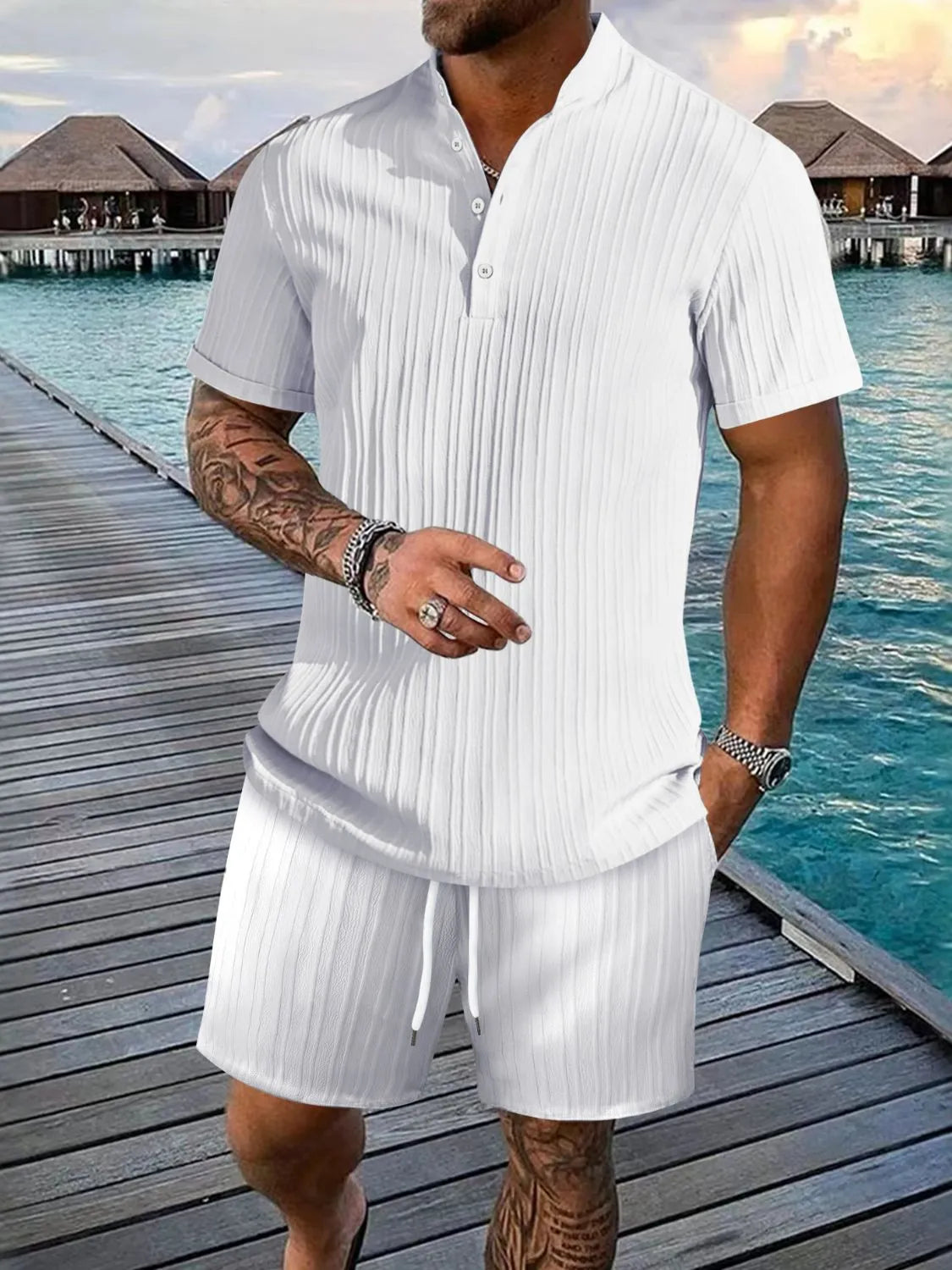 Herrset med kortärmad knapptopp och matchande shorts – finns i flera färger