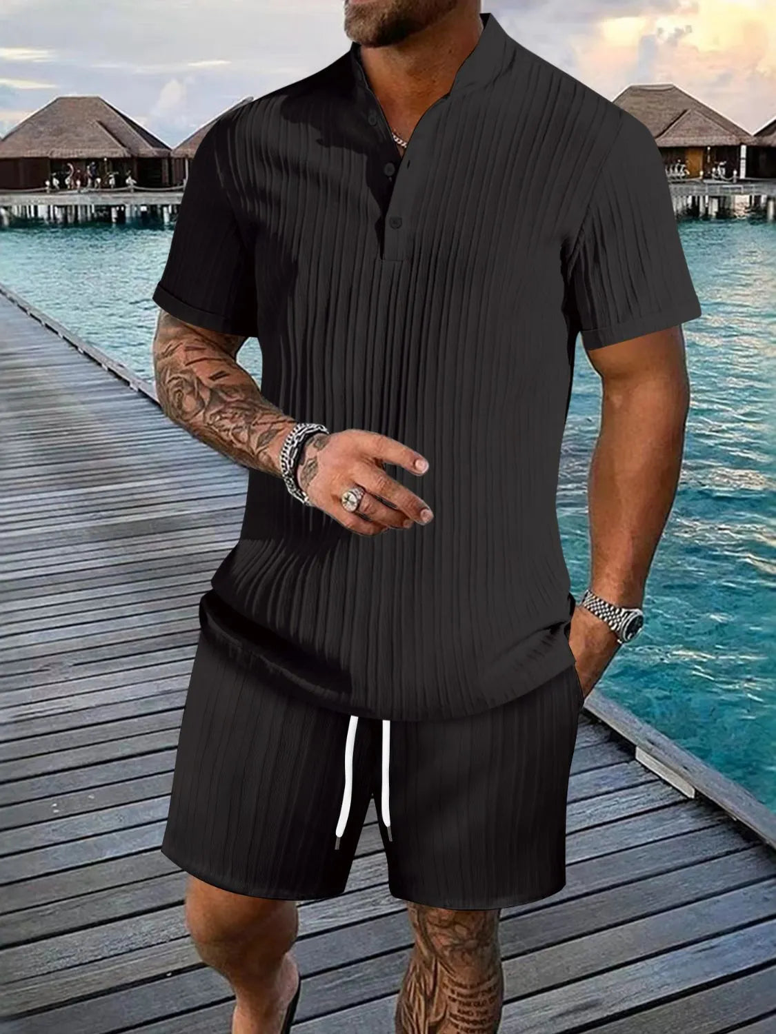 Herrset med kortärmad knapptopp och matchande shorts – finns i flera färger