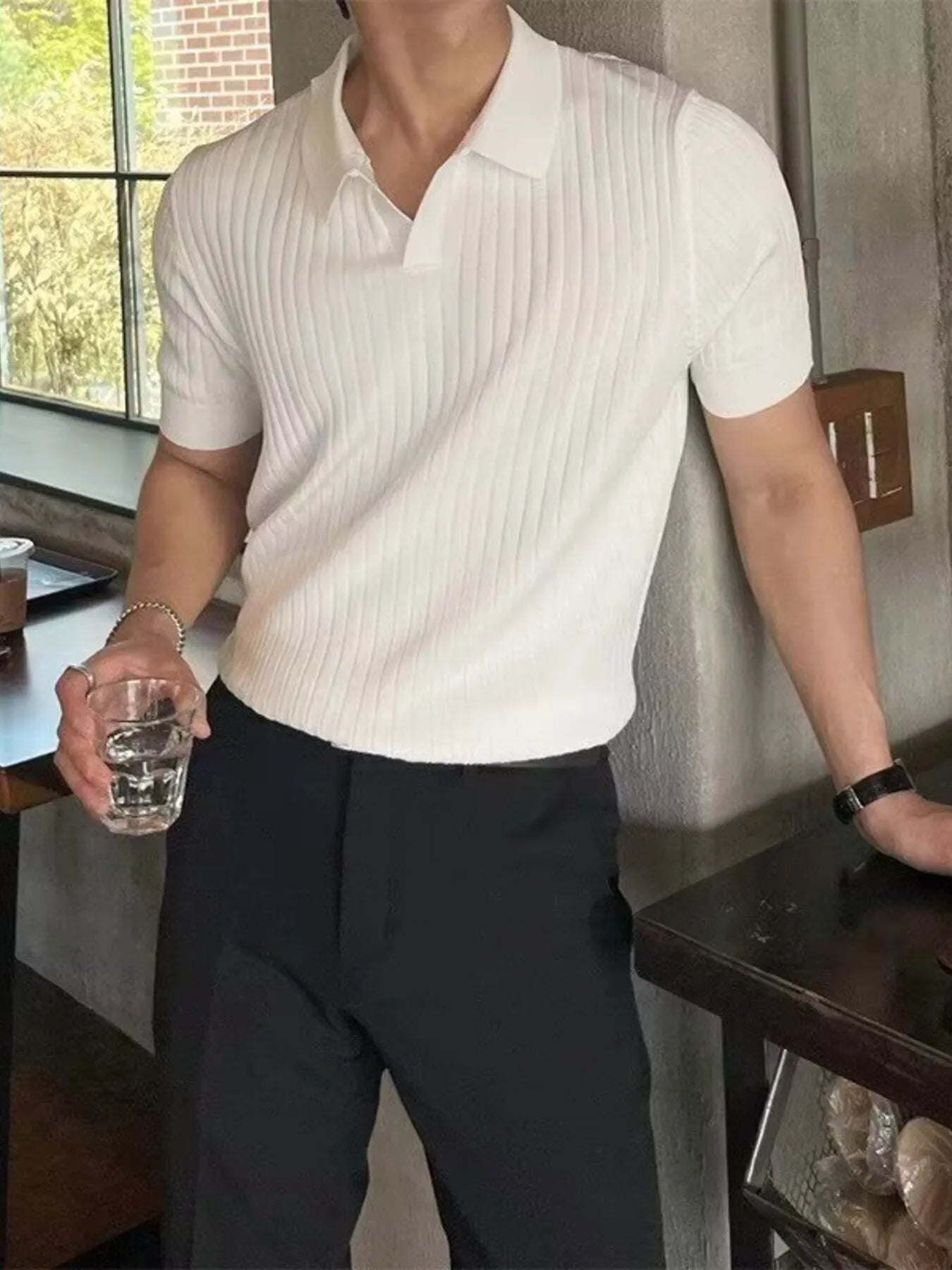 Ribbad piké med korta ärmar i vitt - vårens innefärg