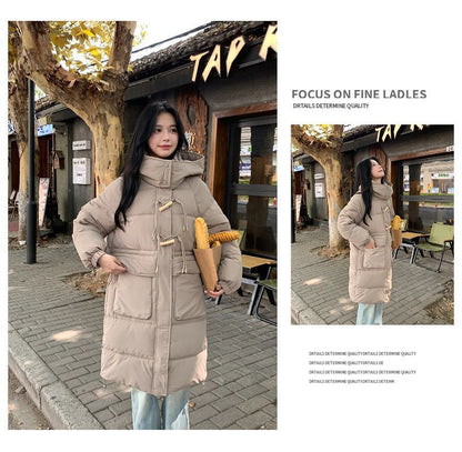 Lång vadderad vinterjacka med huva