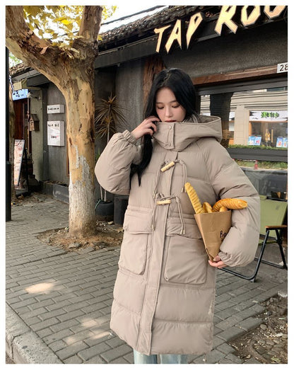 Lång vadderad vinterjacka med huva