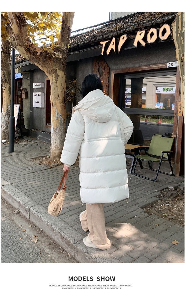 Lång vadderad vinterjacka med huva