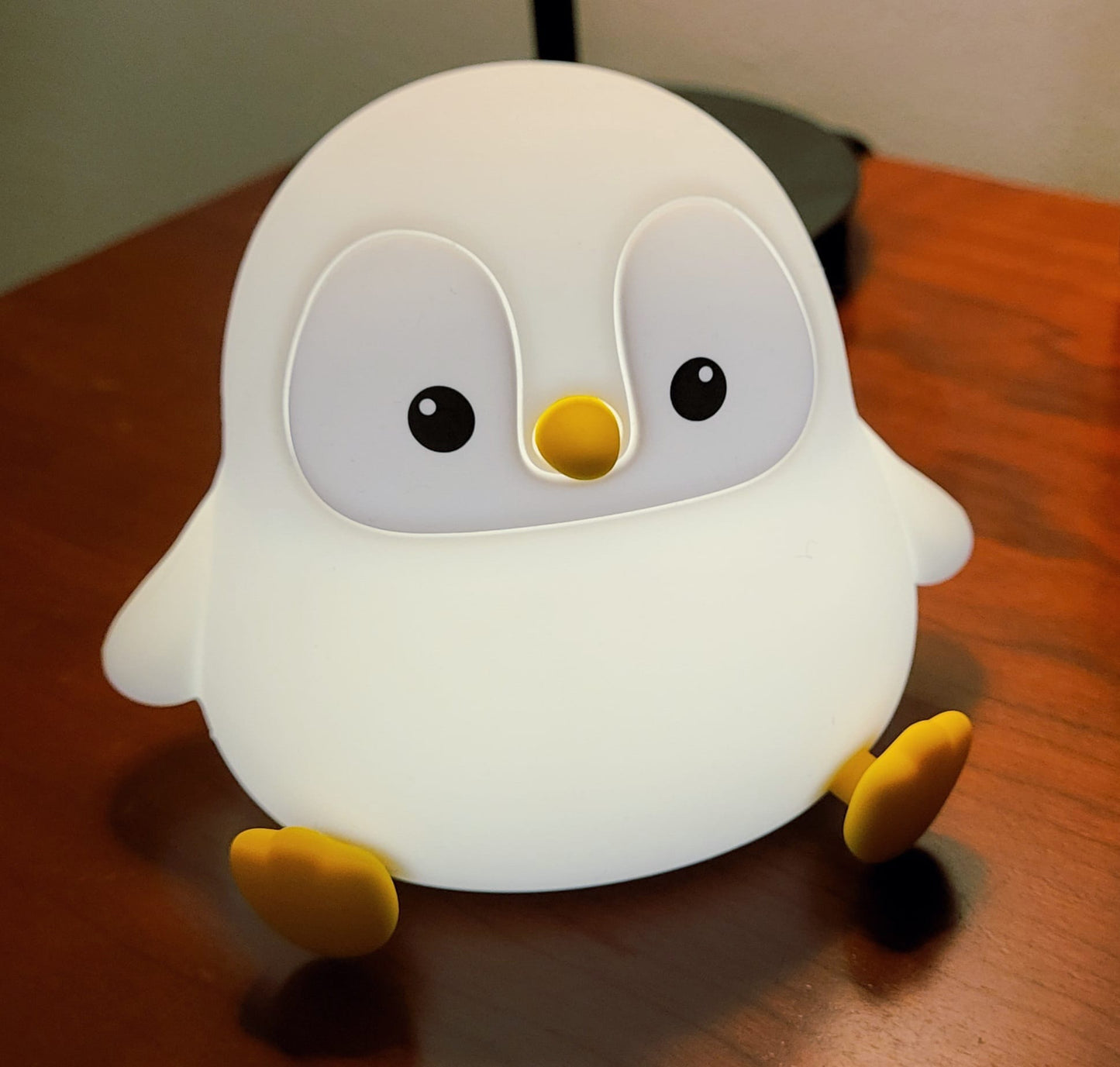 Pingvinlampan som lyser i natten – trygg kompis vid läggdags