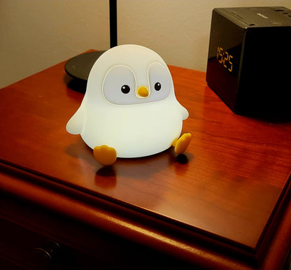 Pingvinlampan som lyser i natten – trygg kompis vid läggdags