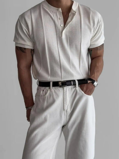 Kortärmad t-shirt för män med knappdetalj