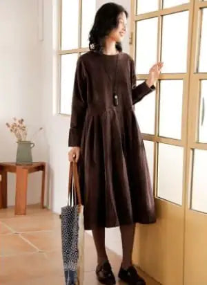 Konstnärlig manchesterklänning i höstfärger – unik och bekväm